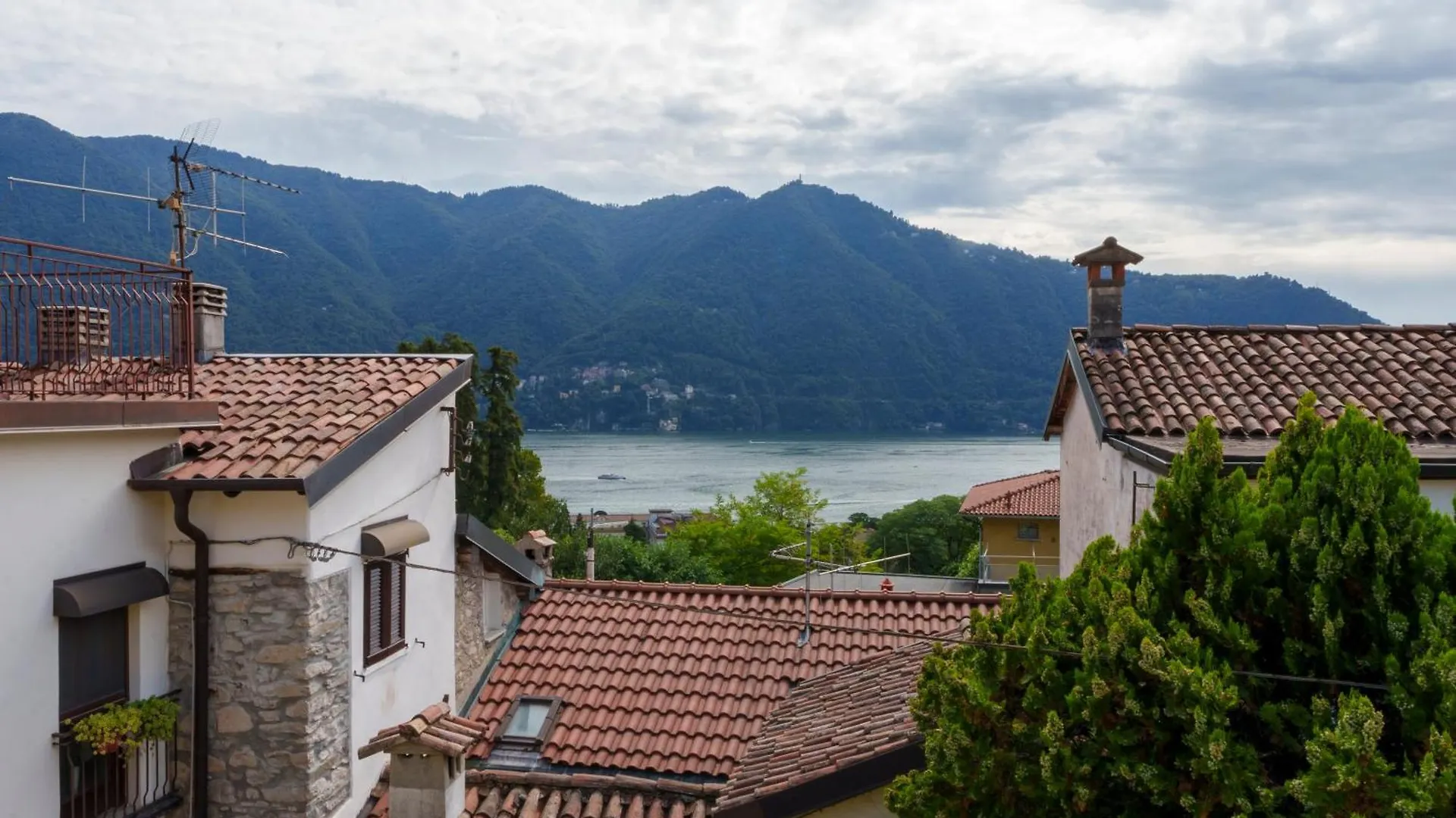 La Casa Sul Torrente - Lake View Cernobbio